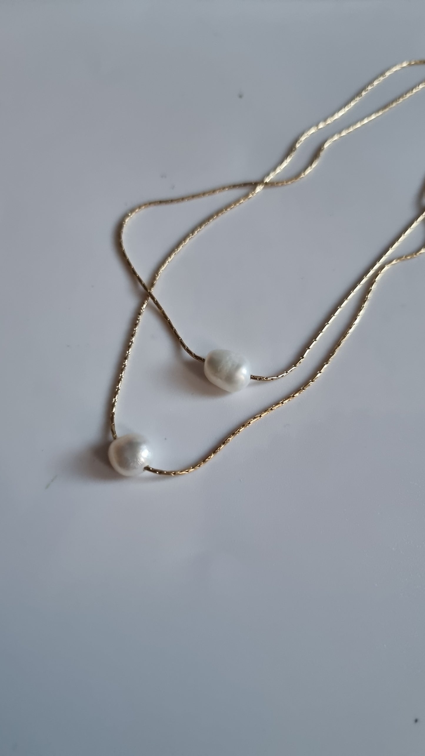 Stainless steel necklace double chain with freshwater pearls
