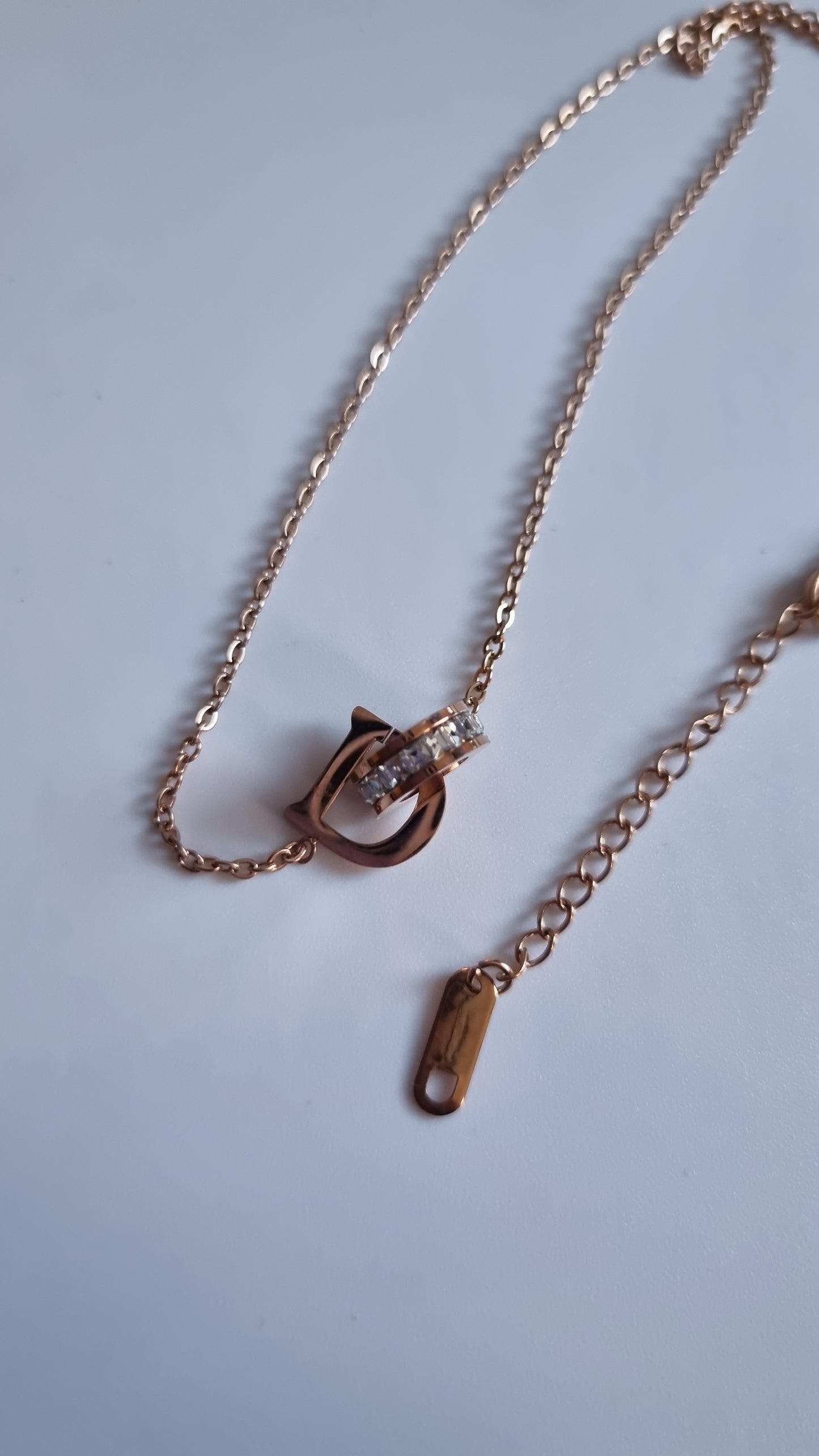 StainlessSteel rose gold plated necklace with sw.crystal and D very beautiful