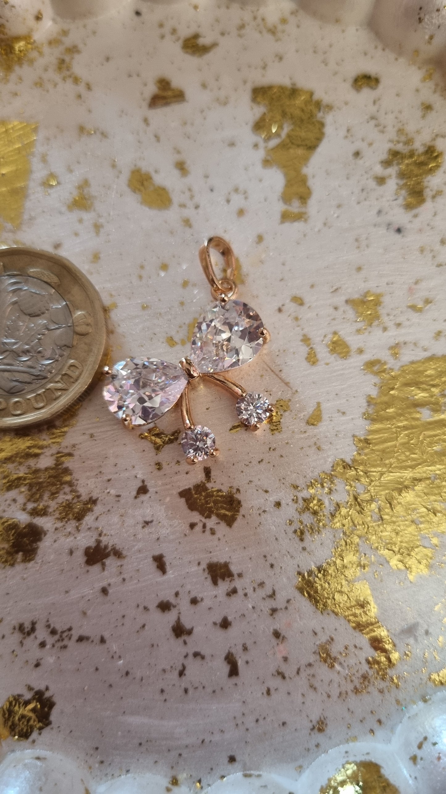 18kr.gold plated pendant with zircon stone