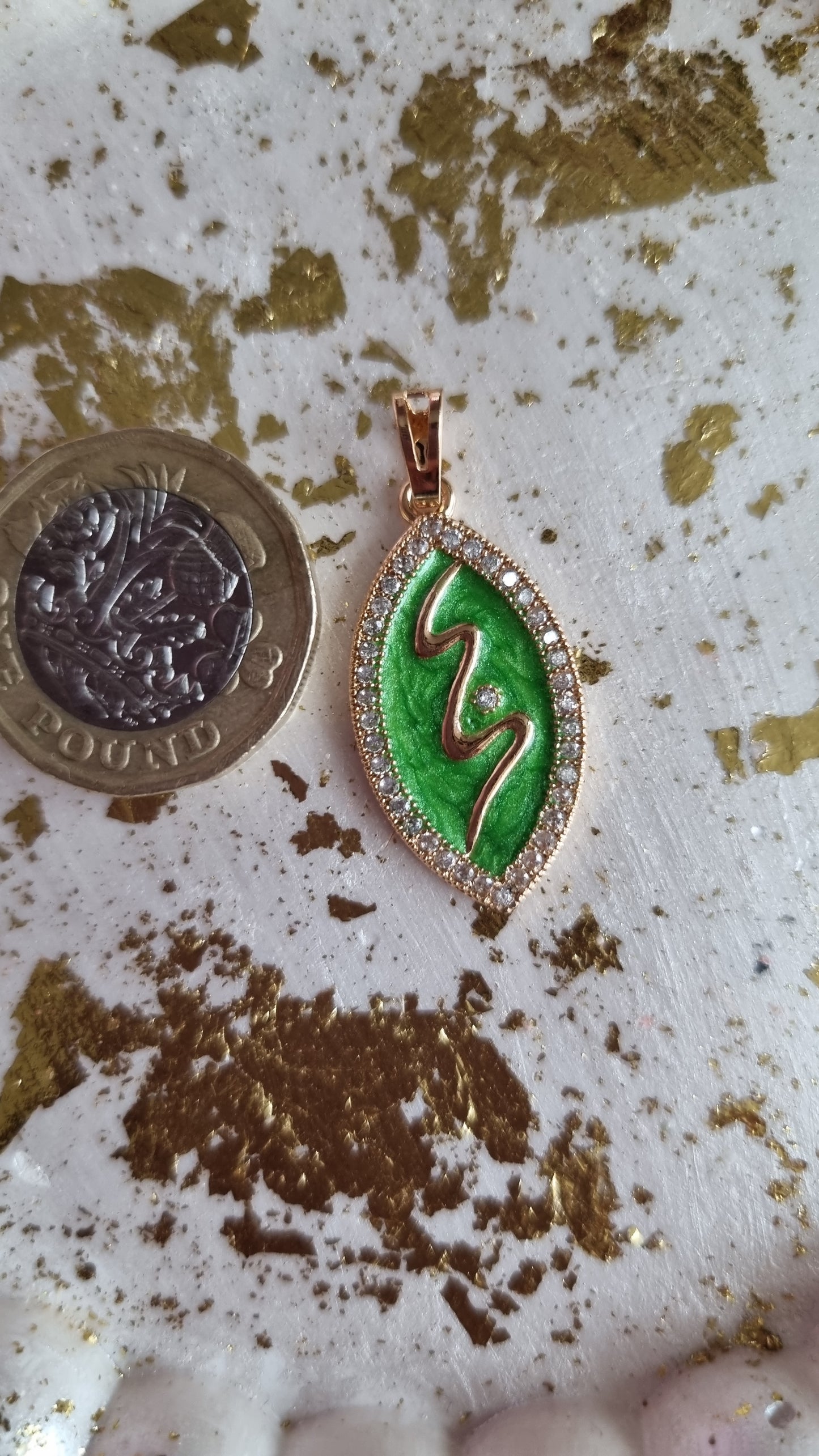 18kr.gold plated pendant with sw.crystal