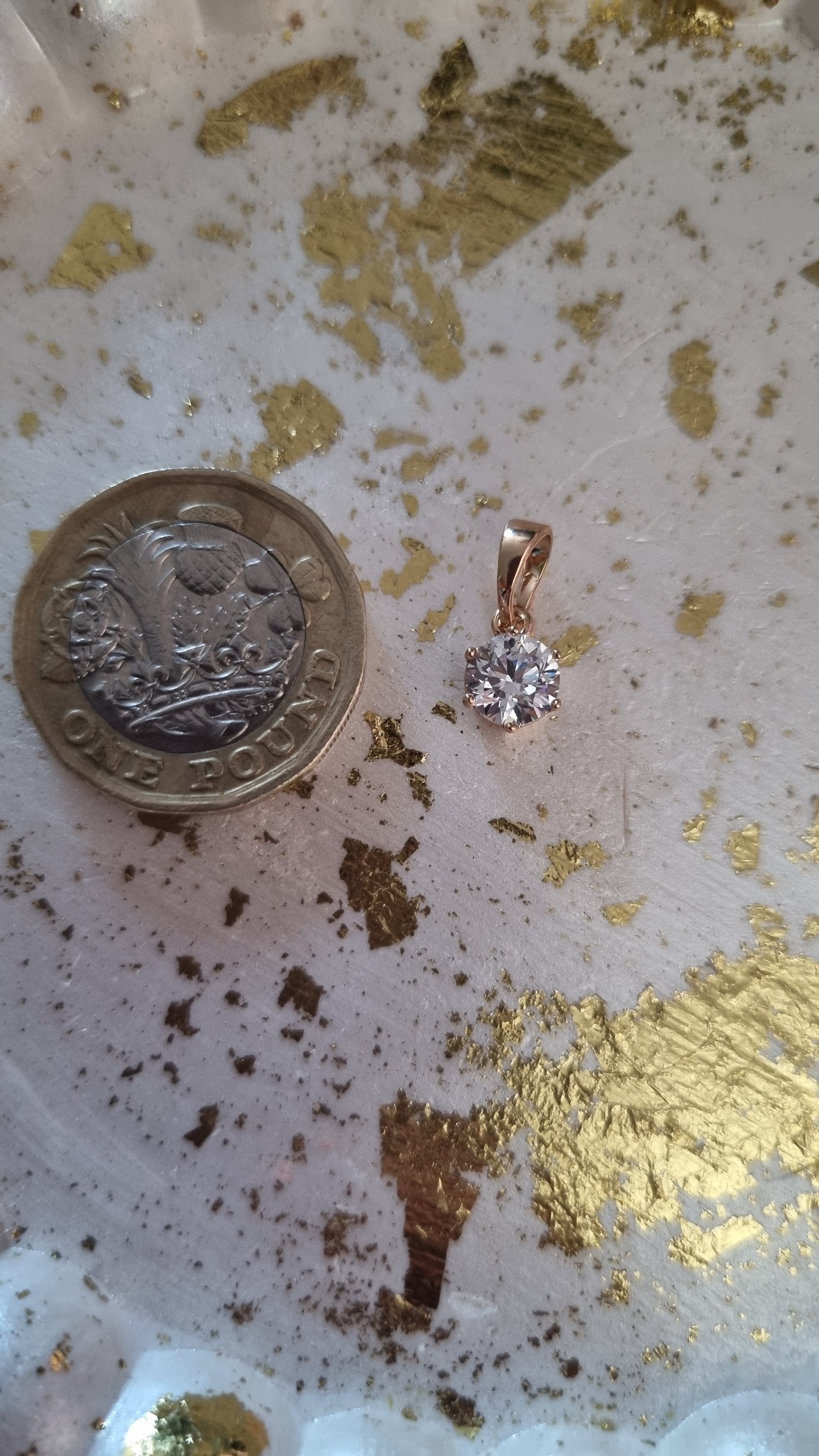 18kr.gold plated pendant with zircon stone