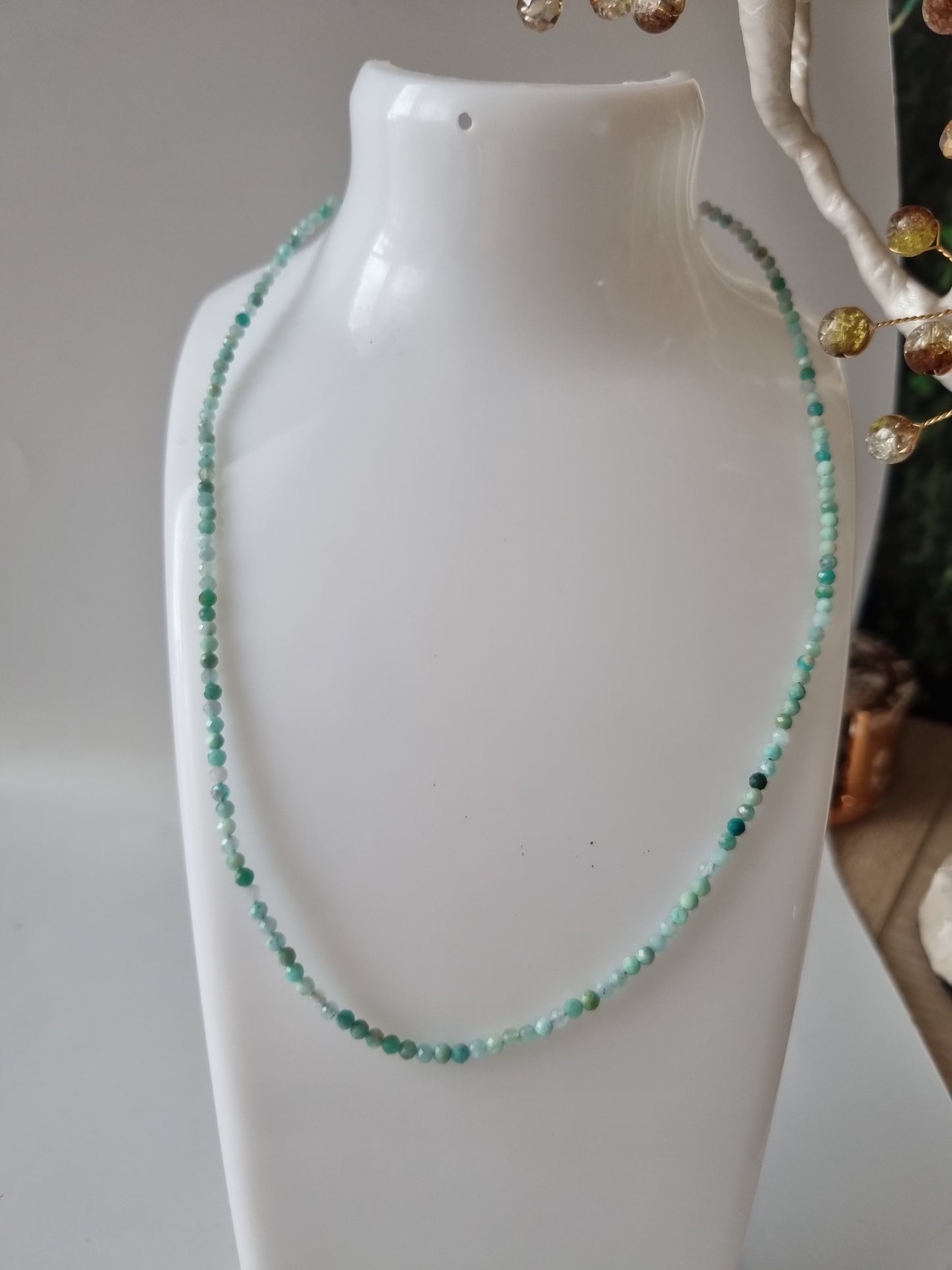 Handmade Aventurine gemstones 2-3mm faceted beads choker beautiful