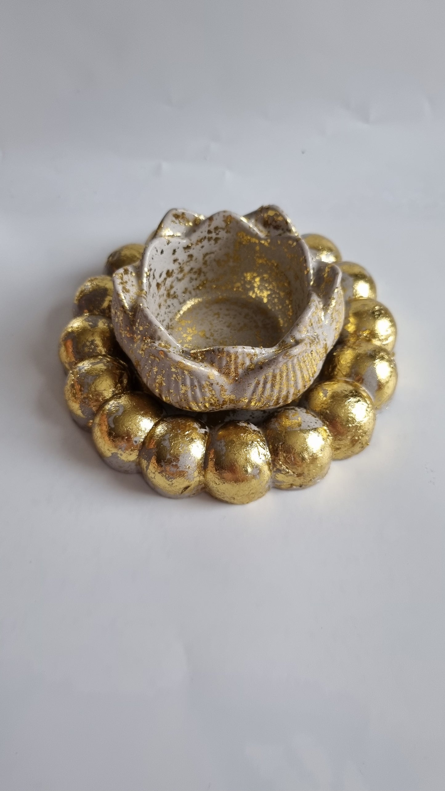 Bubble gypsum tray jewellery  and lotus grey gold color