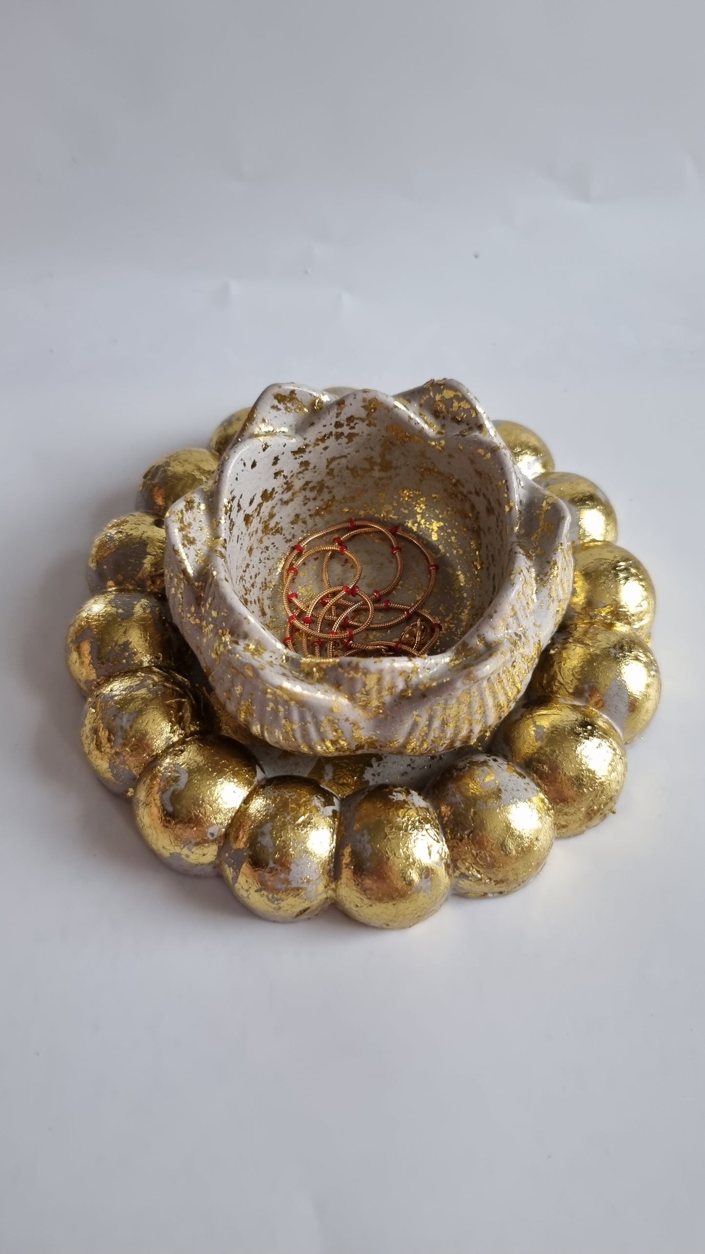 Bubble gypsum tray jewellery  and lotus grey gold color