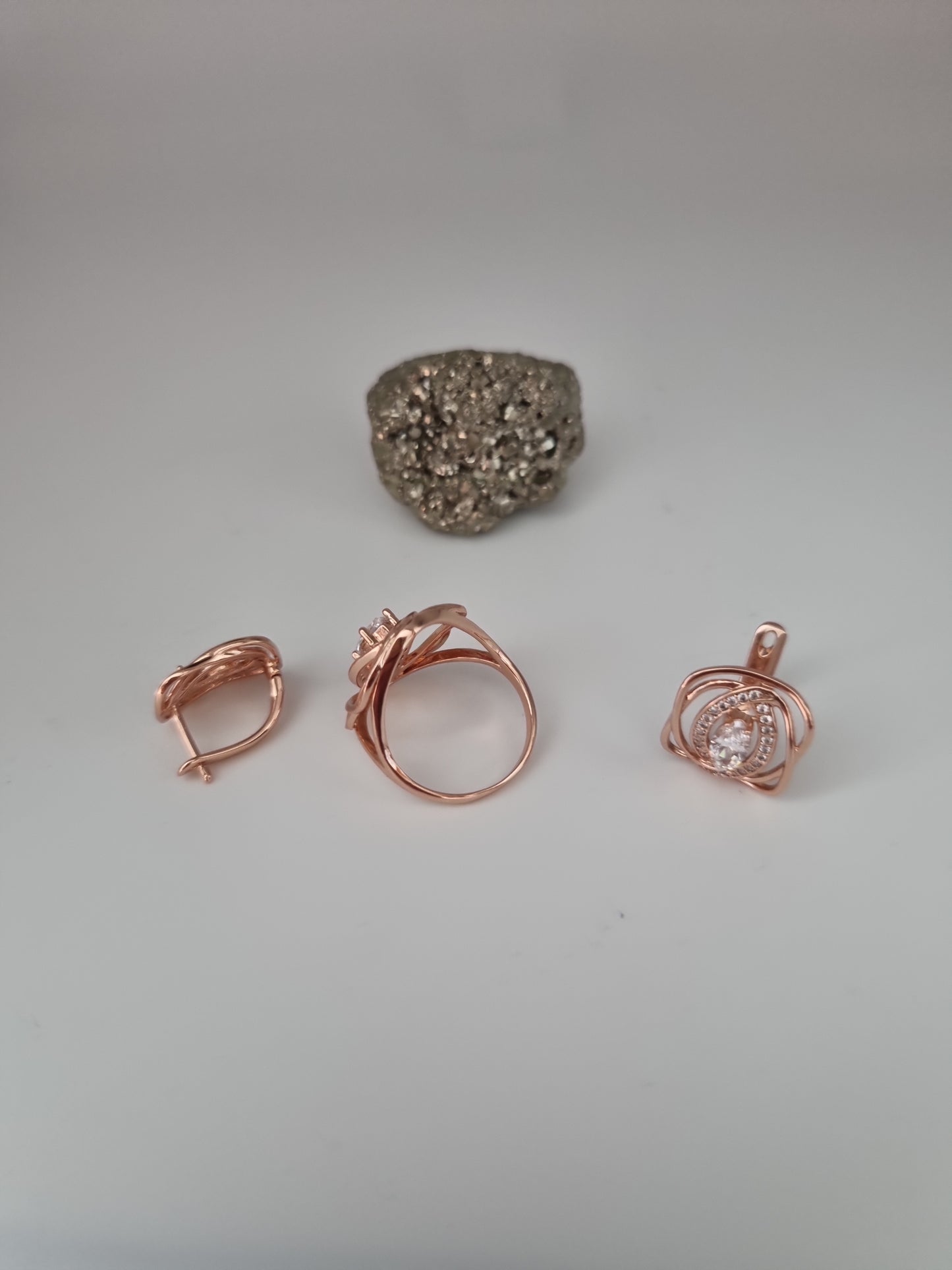 Rose gold plated set jewellery ring and earings with zircon stones hypoallergenic free nickel waterproof