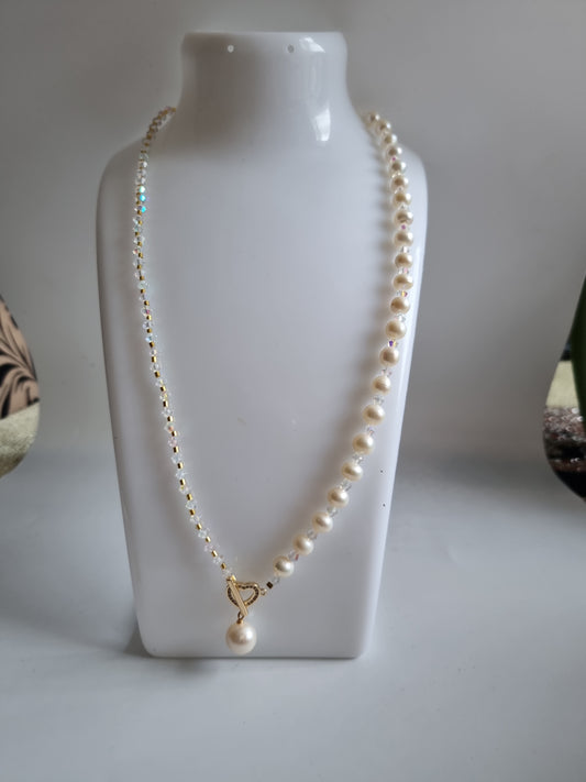 Handmade necklace made from freshwater pearl and glass crystal beautifully necklace elegant