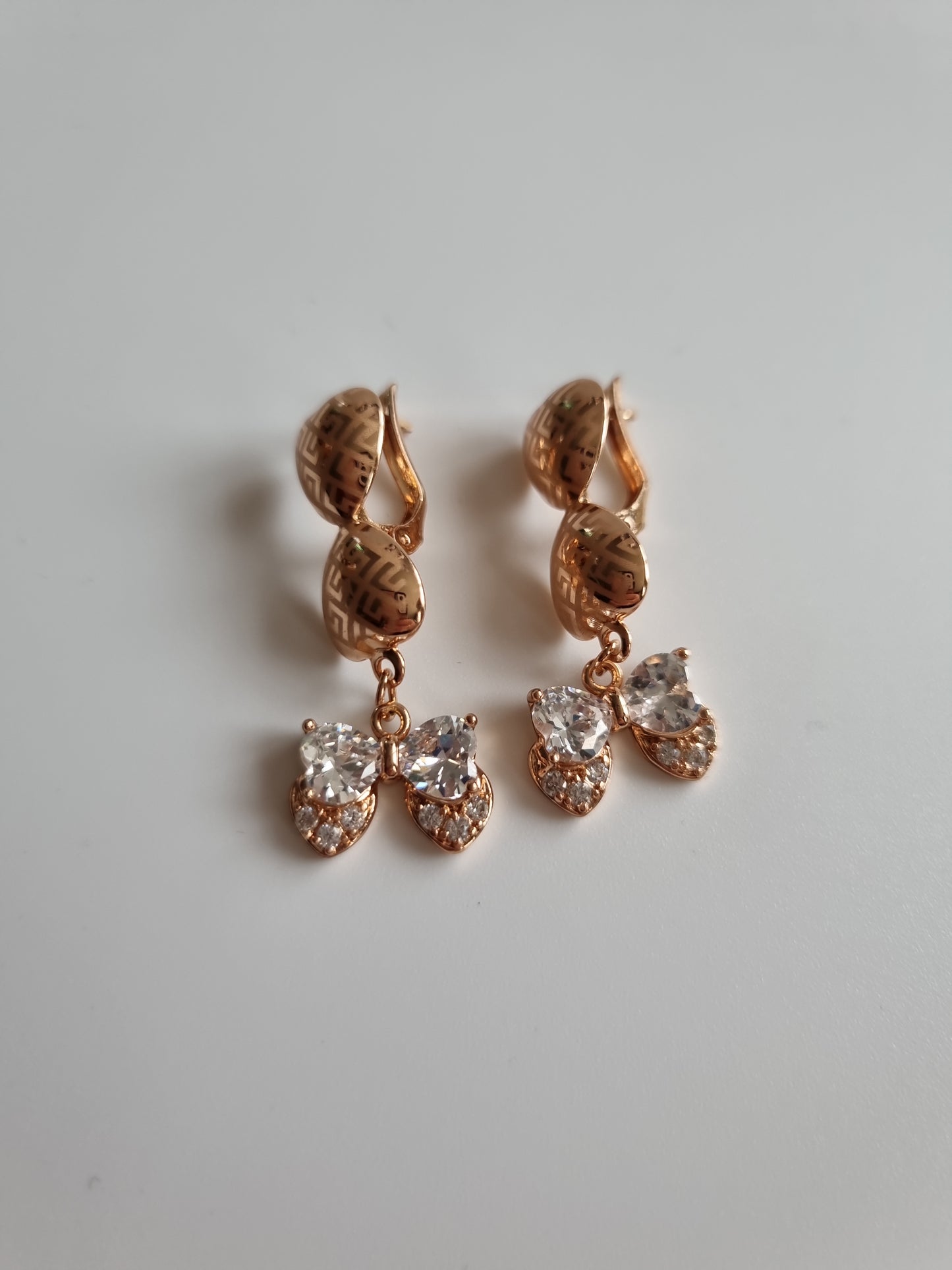 18kr.gold plated earrings with zircon stone elegant earrings hypoallergenic earings waterproof free nickel