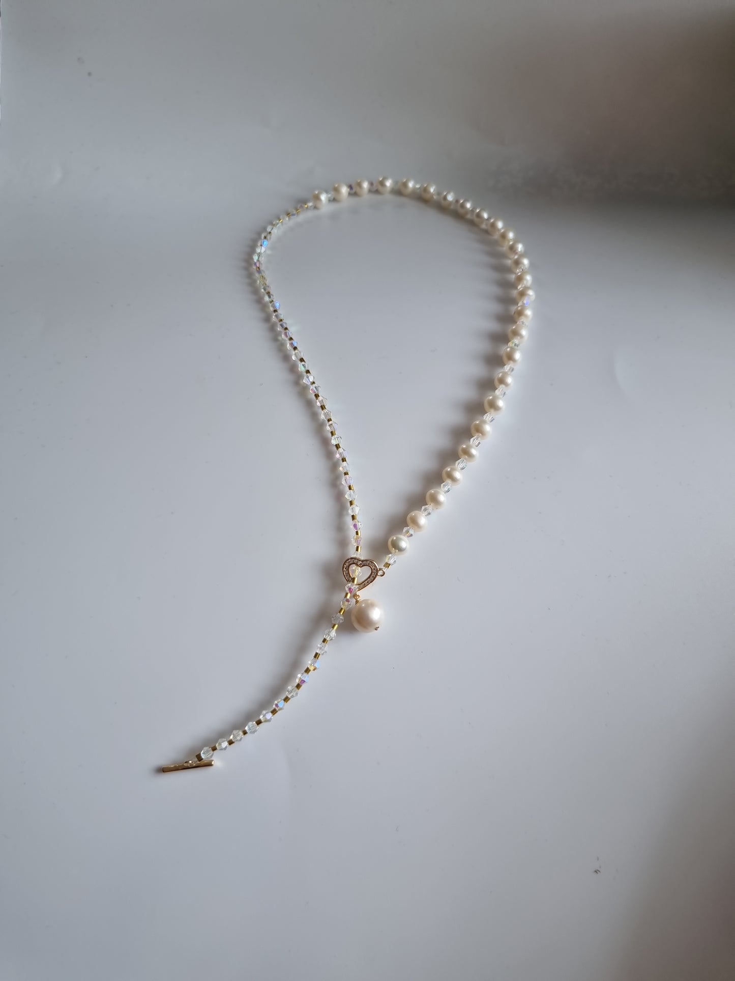 Handmade necklace made from freshwater pearl and glass crystal beautifully necklace elegant