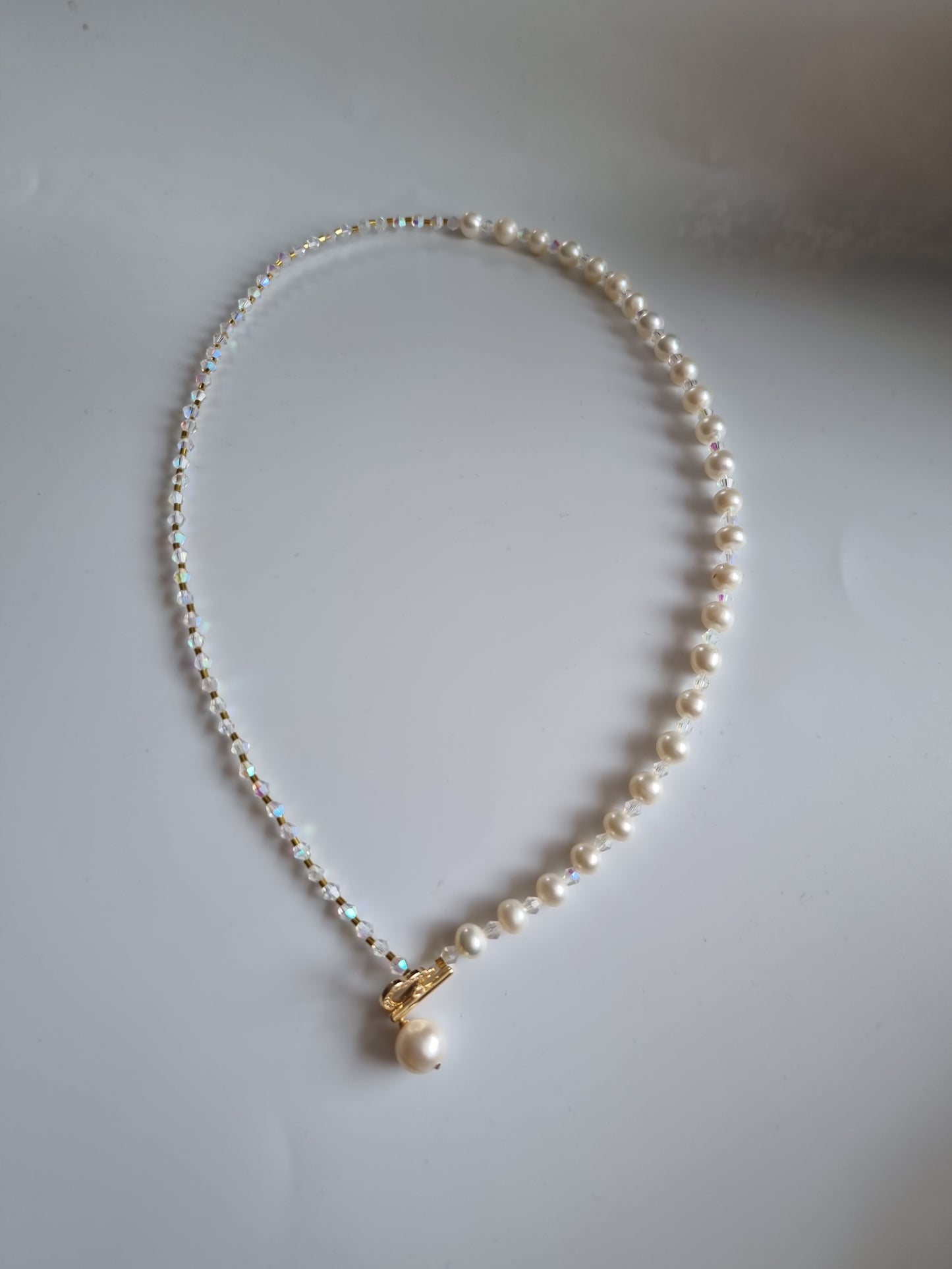 Handmade necklace made from freshwater pearl and glass crystal beautifully necklace elegant