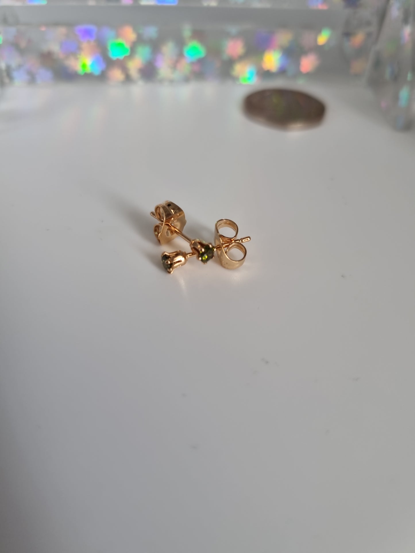 18kr gold plated earings with Oliver green color zircon stone