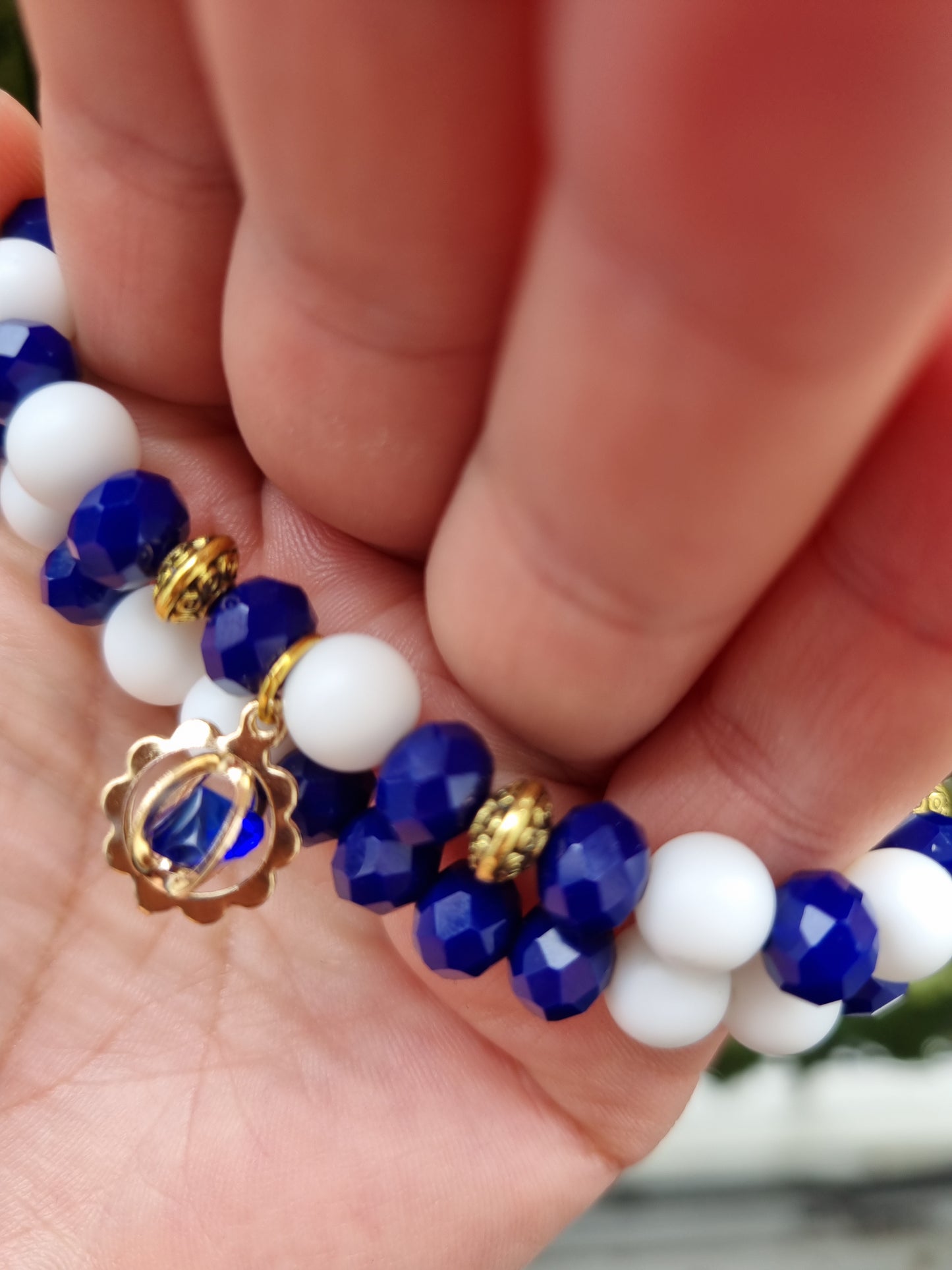 Stretchy bracelets pair with agate gemstone and glass crystal