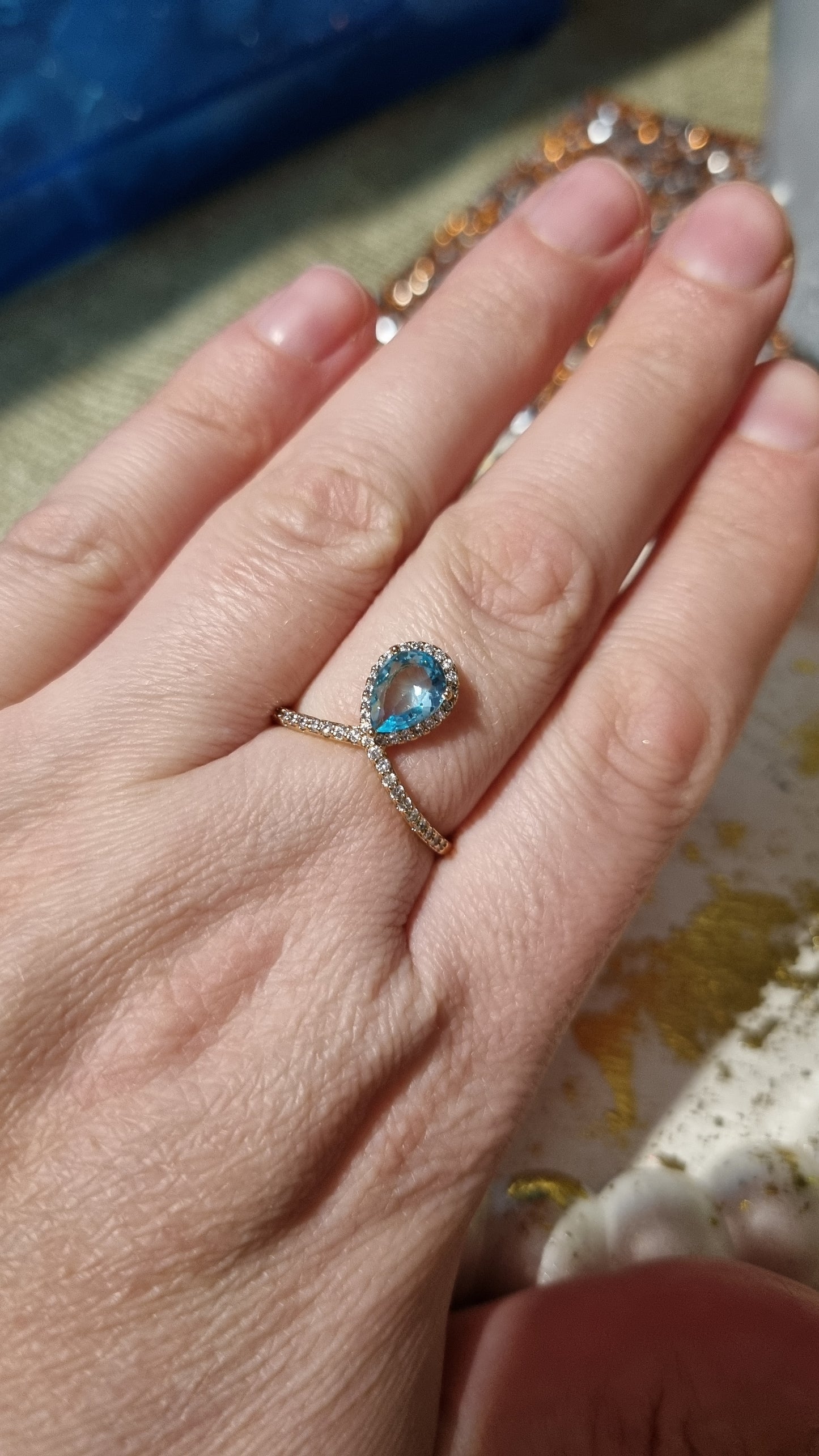 18kr.gold plated ring with zircon stone sky blue