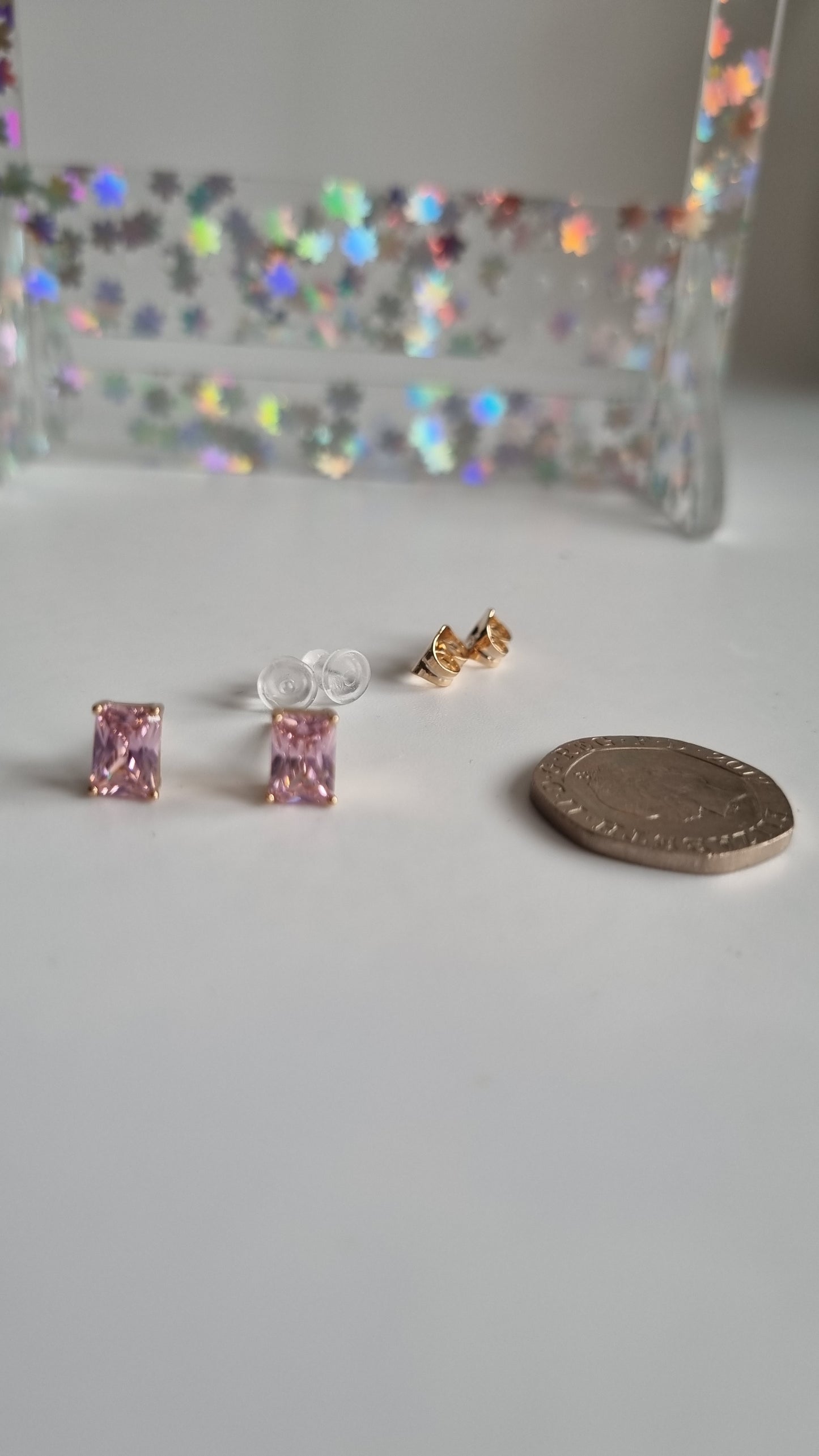 18kr.gold plated earrings Studs with pink color zircon crystals very beautiful hypoallergenic