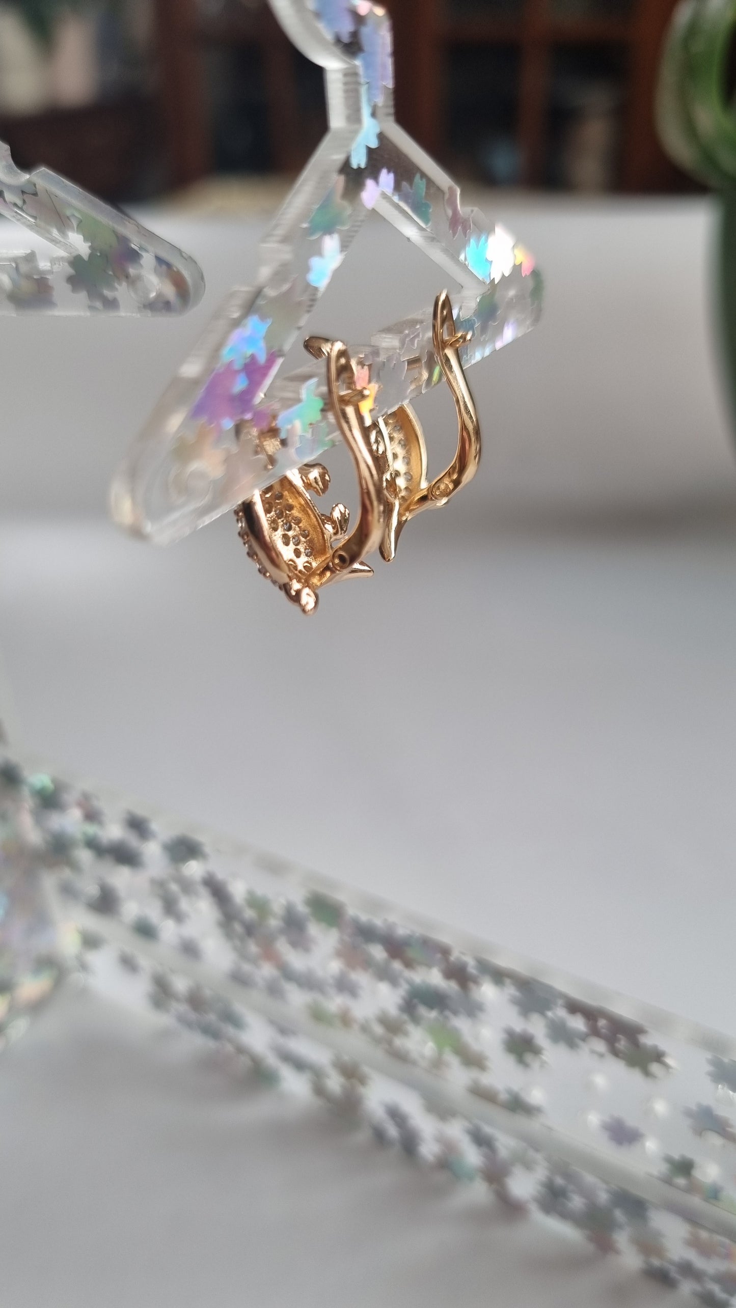 18kr .gold Plated earrings with zircon crystals very beautiful hypoallergenic