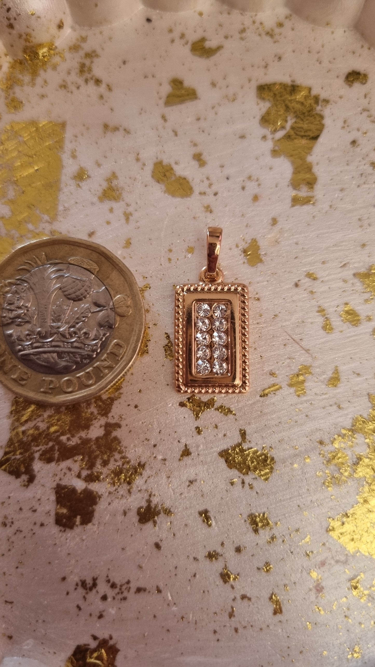 18kr.gold plated pendant with sw.crystal