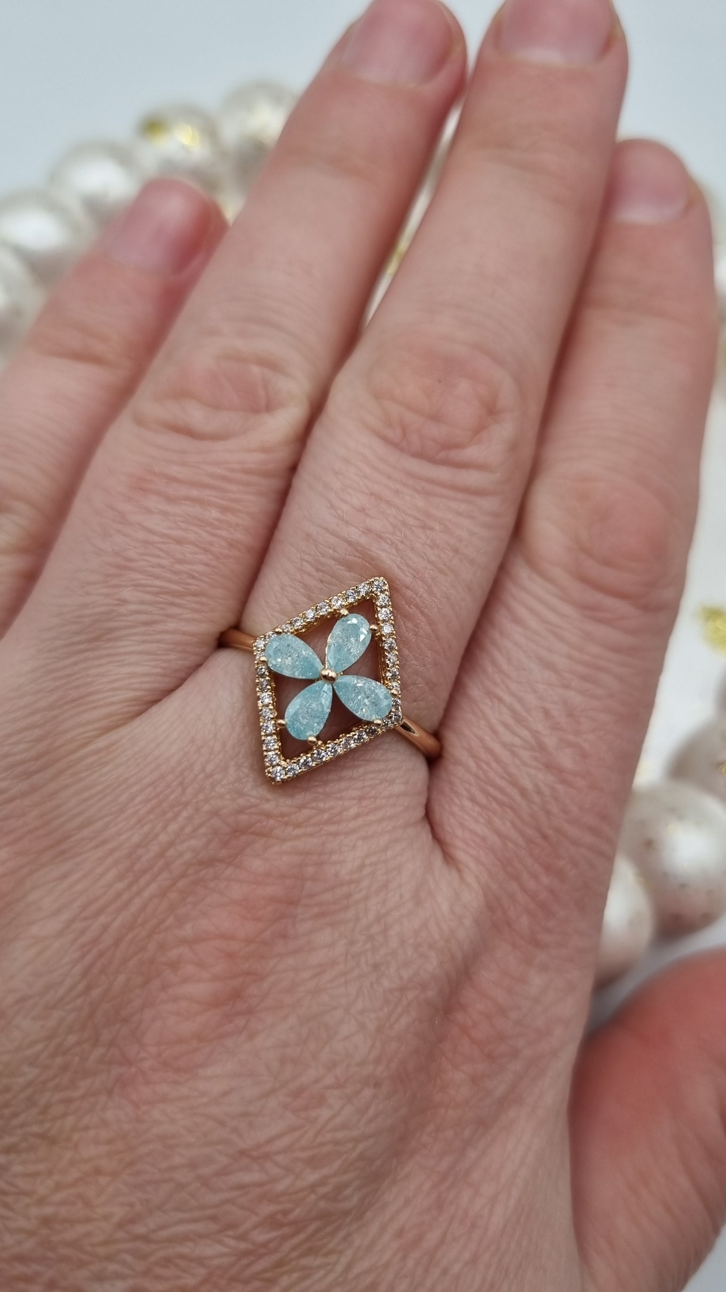 18 kr. Gold Plated rings with ice stone sky blue and zircon stone