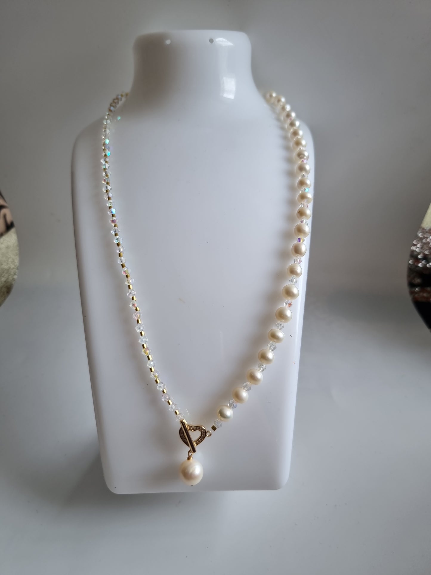 Handmade necklace made from freshwater pearl and glass crystal beautifully necklace elegant