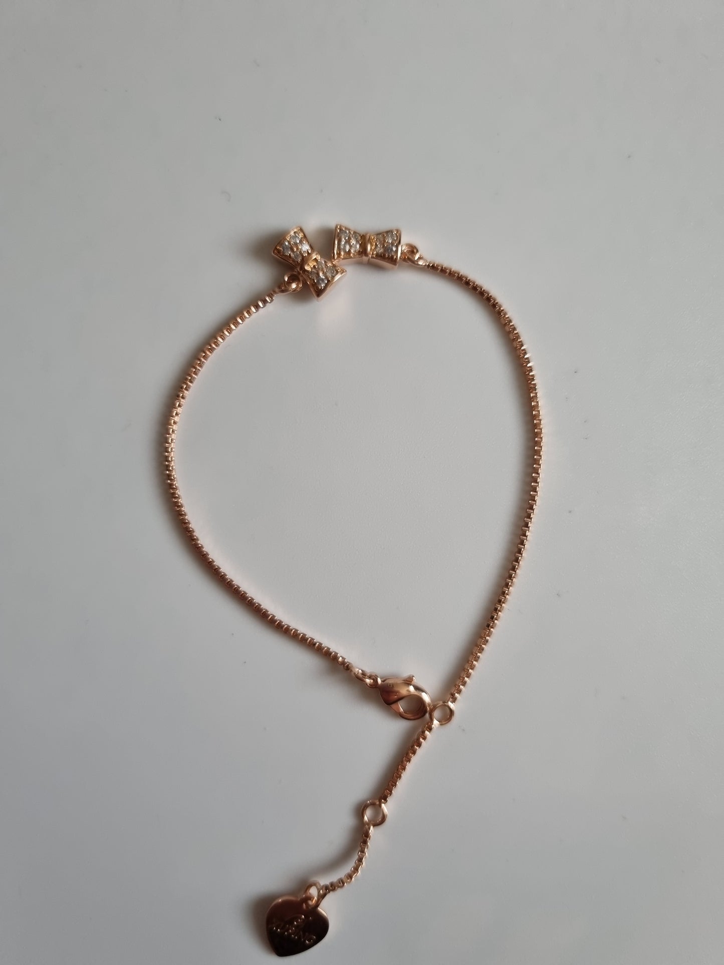 Rose gold plated chain bracelet with zircon crystals very beautiful hypoallergenic metal waterproof