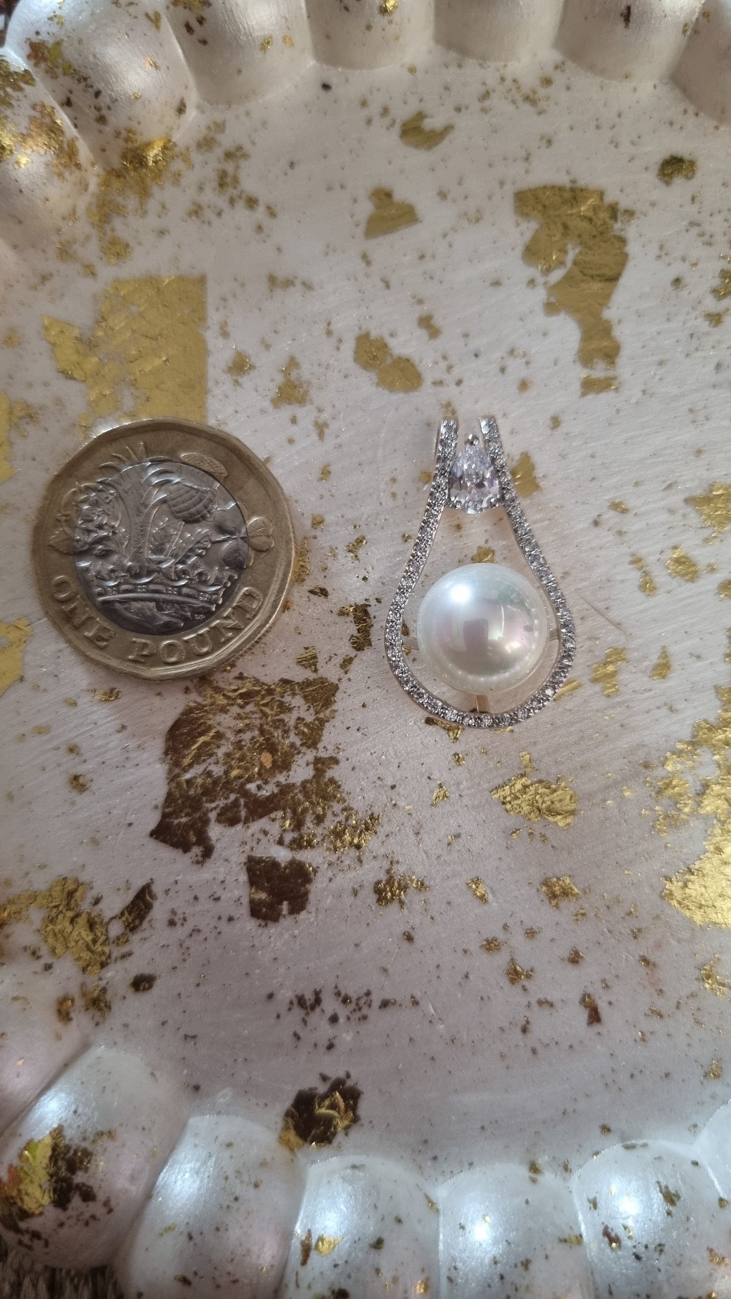 18kr.gold plated pendant with sw.crystal and natural freshwater  pearl