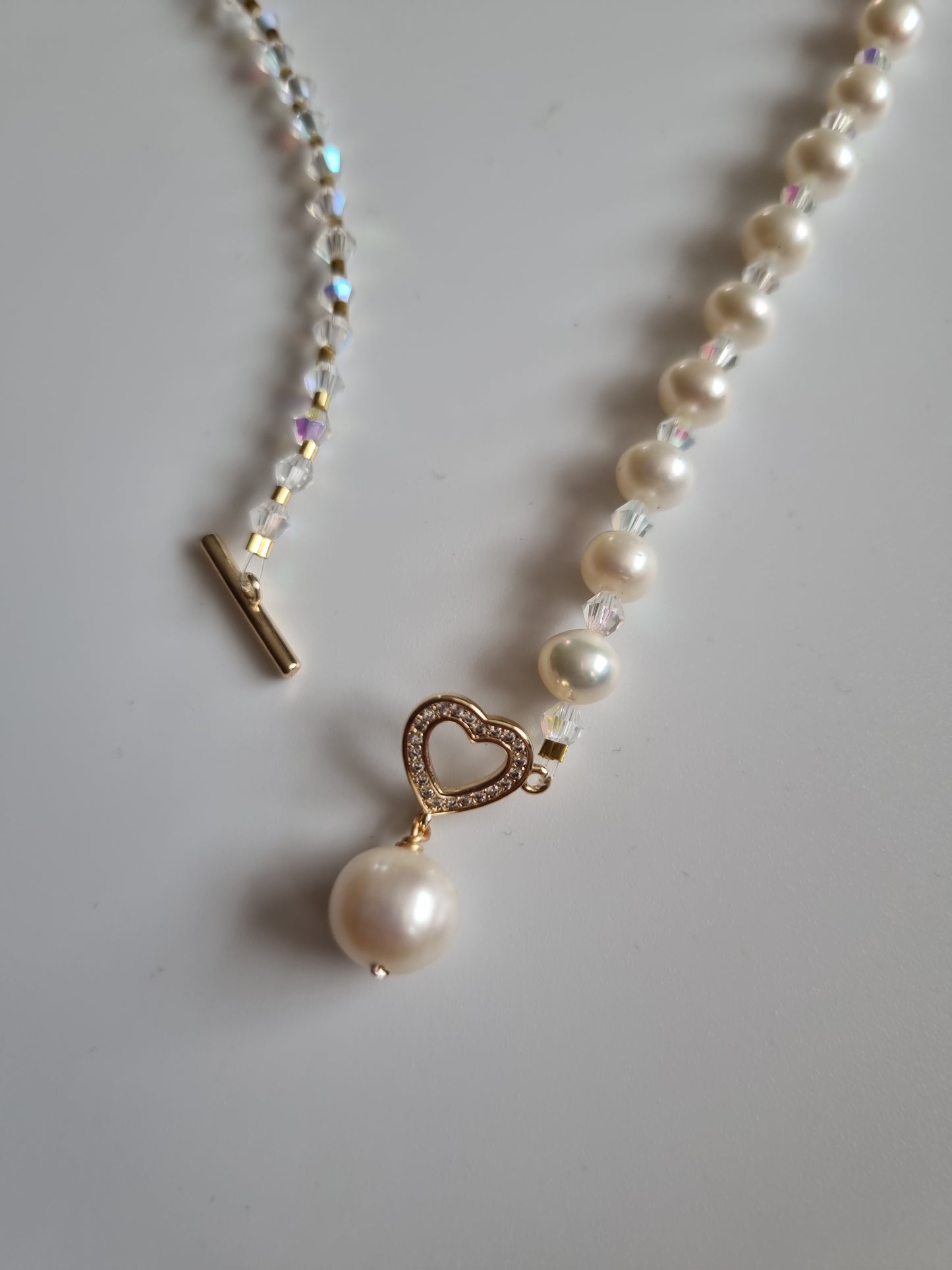 Handmade necklace made from freshwater pearl and glass crystal beautifully necklace elegant