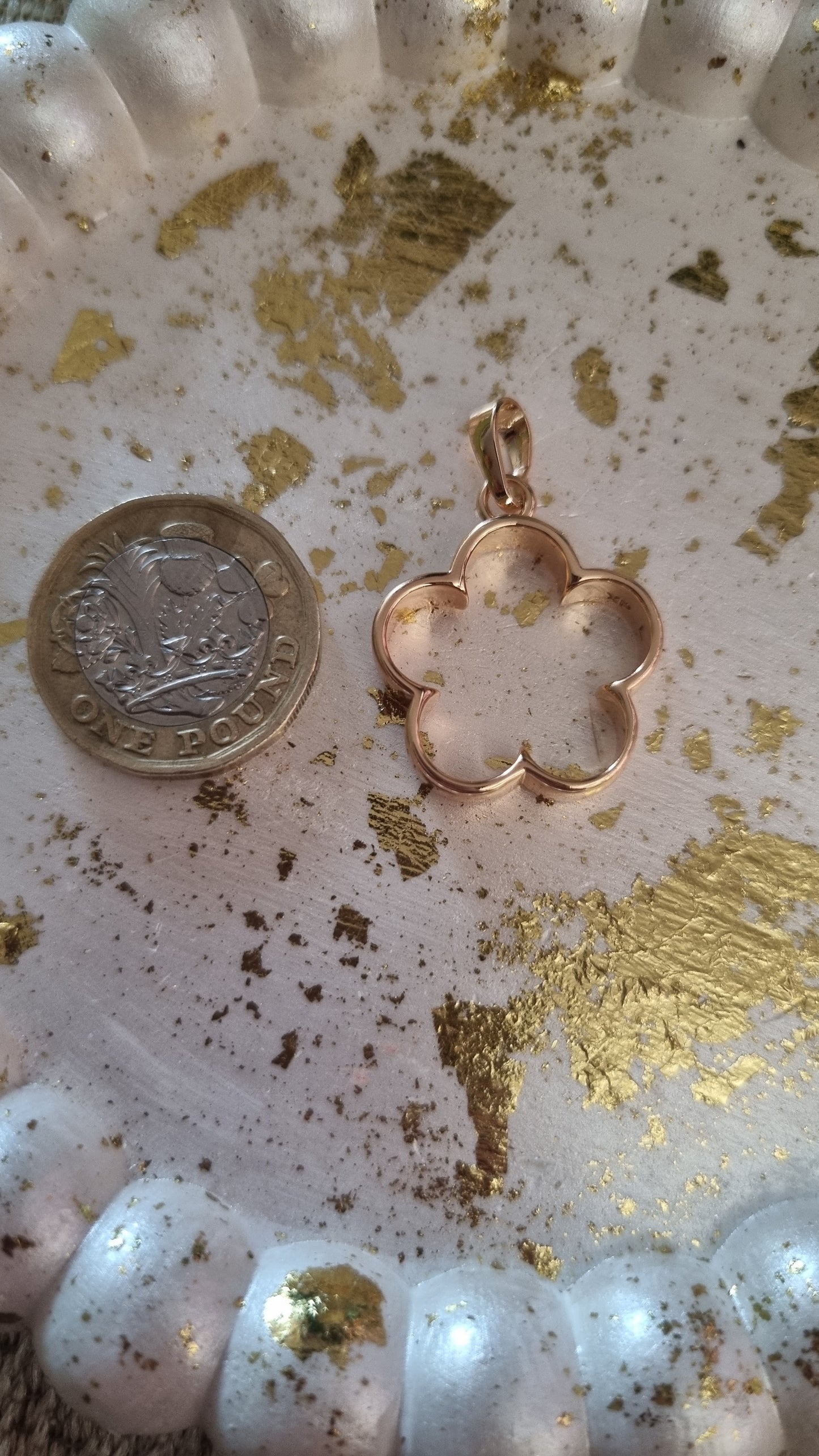 18kr.gold plated copper metal pendant