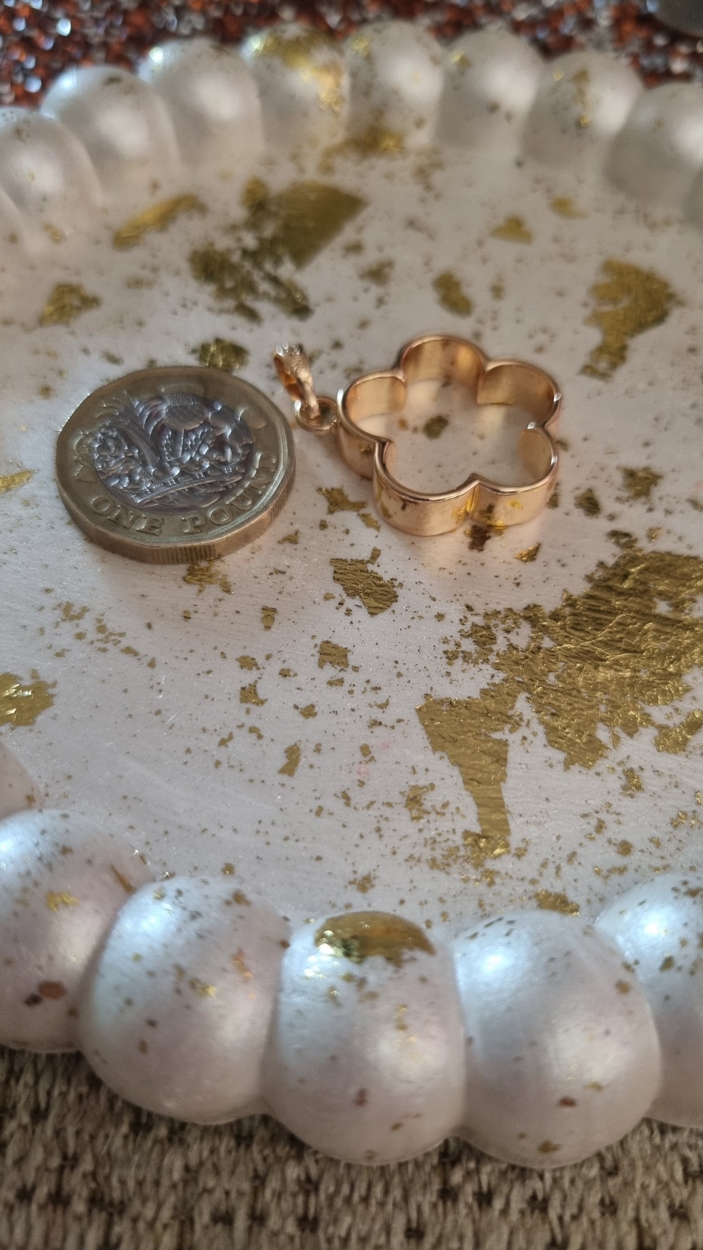 18kr.gold plated copper metal pendant