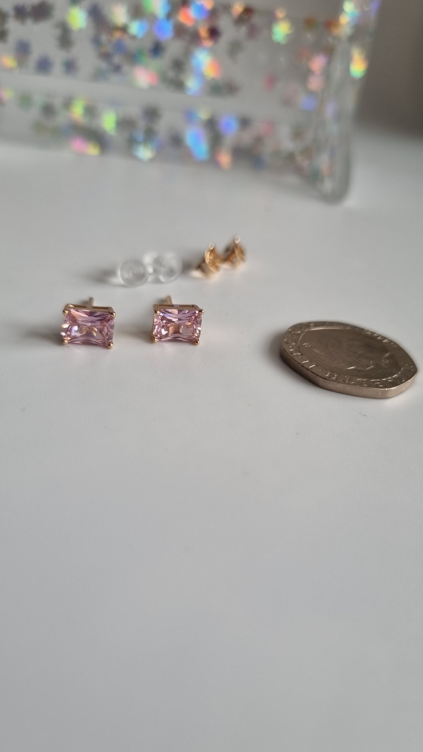 18kr.gold plated earrings Studs with pink color zircon crystals very beautiful hypoallergenic